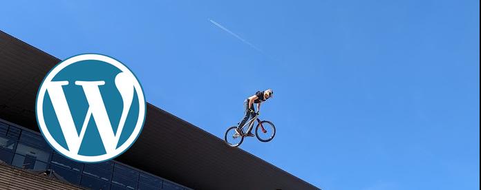 WordPress Sprungmarken. BMX-Fahrer springt.